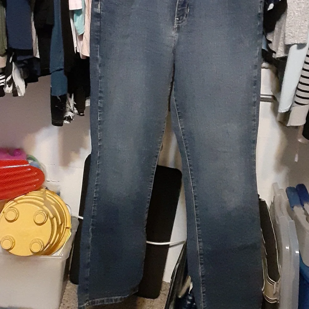 Jeans - Picture 2 of 3